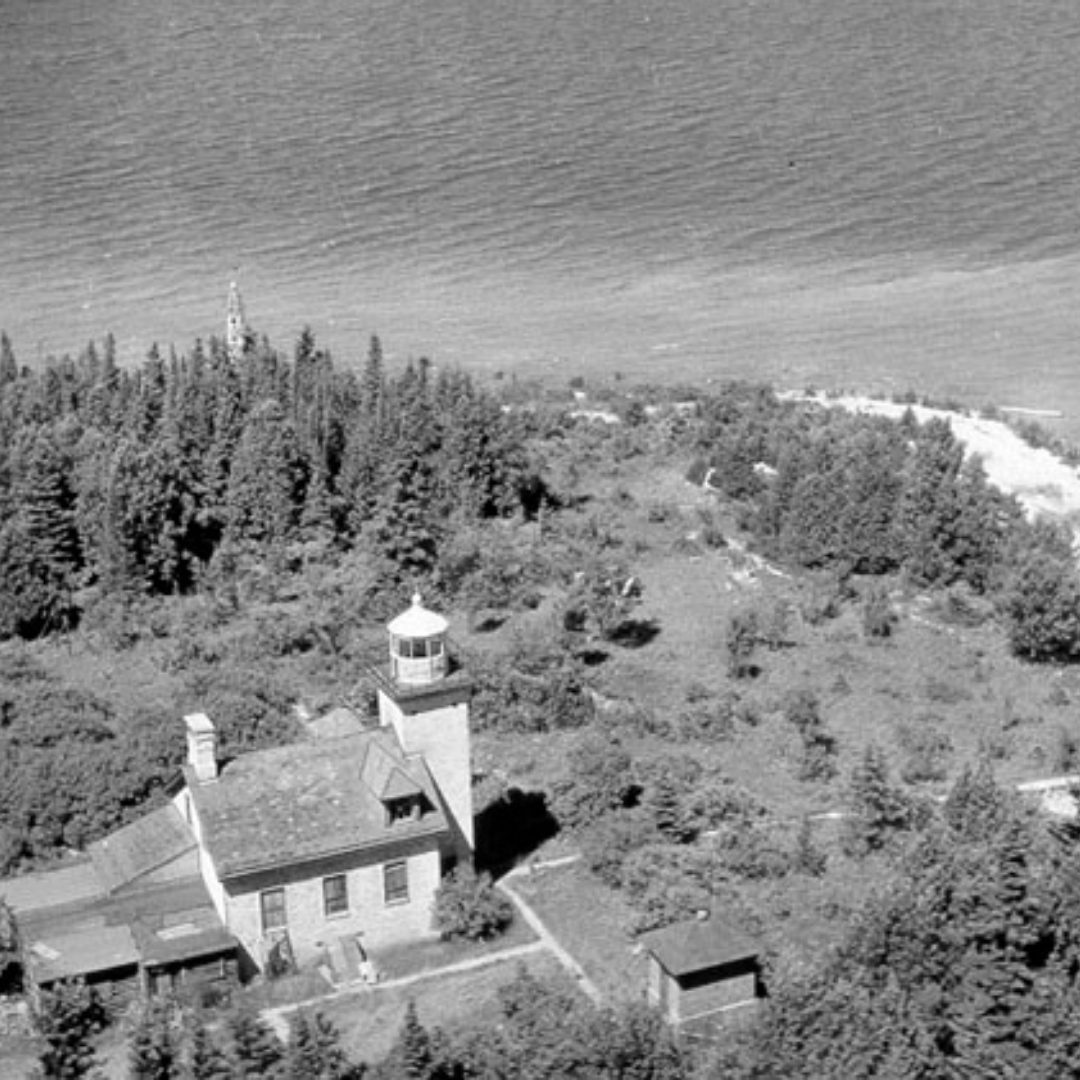 Discover the rich history of Bois Blanc Light on Michigan’s Bois Blanc Island, from its early beginnings to its present-day preservation.