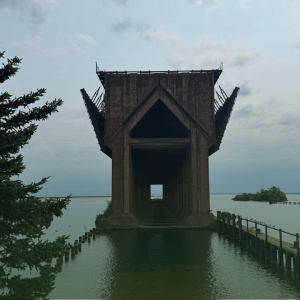 Learn the history of Marquette’s ore docks and how iron ore, railroads, Lake Superior freighters, and gravity helped shape the Upper Peninsula.